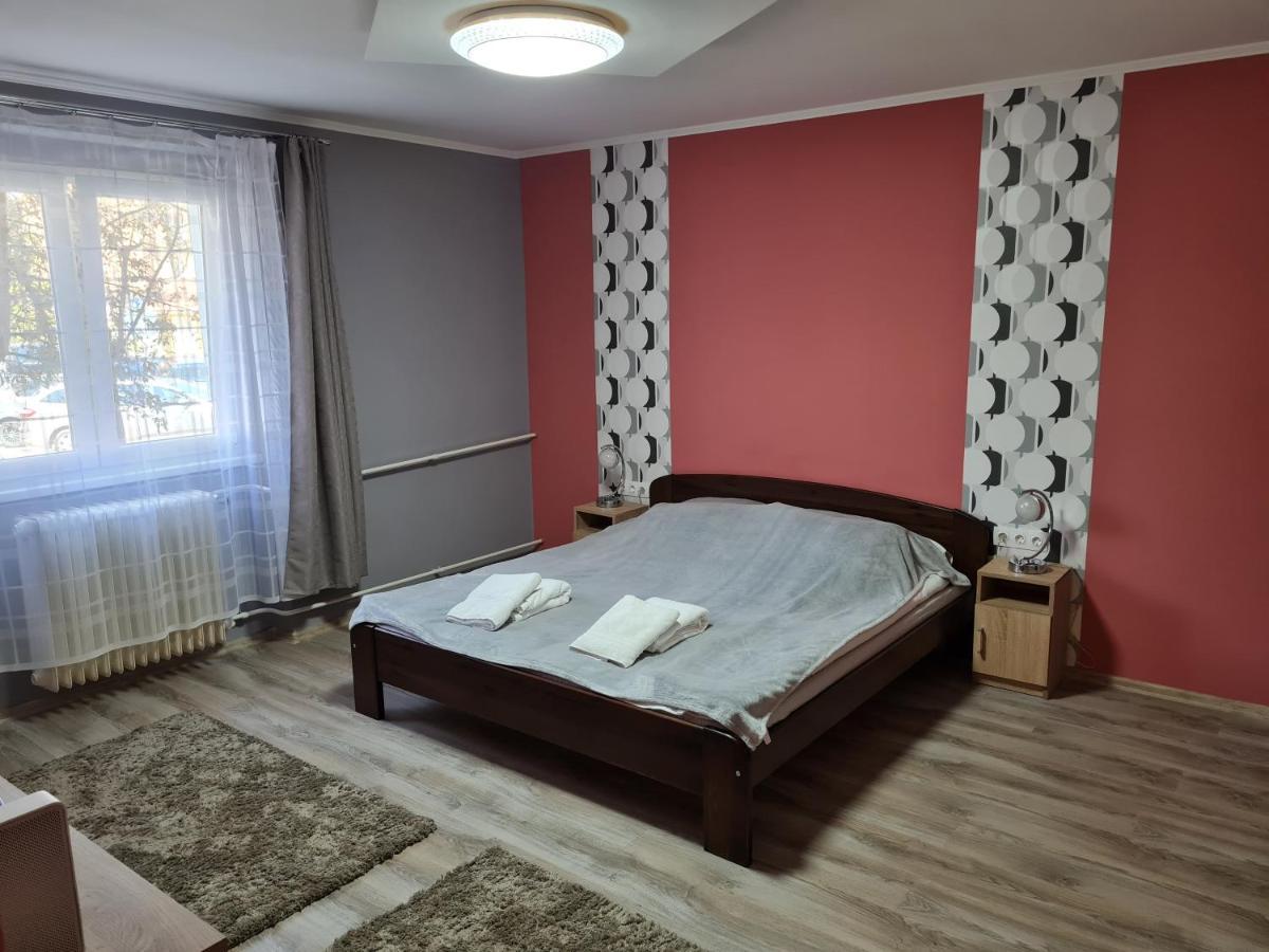 Tatabánya Újvárosi lakás Exterior foto